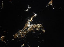 Пока новороссийцы спали, их снимал космический фотограф