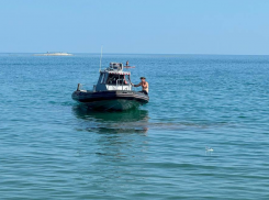 На дне – металл: спасатели обследовали предмет на пляжной территории в Новороссийске