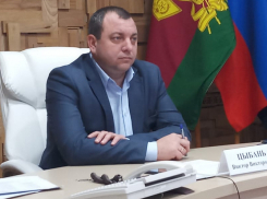 Предлагает просроченное мороженое за пакет мусора: новороссийский чиновник ответил хейтерам в Инстаграм