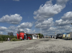 «Сделали просто, чтобы люди заткнулись»: новороссиец возмущен «крошечным» ремонтом дороги на Суджукской косе