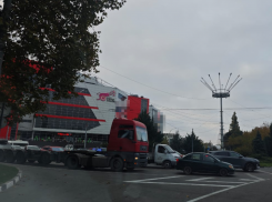 Большегрузы в центре города в час-пик  достали новороссийцев 