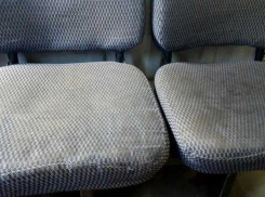 «Приходится ездить стоя и касаться этих свинских кресел»: новороссийцам противно ездить на маршрутках