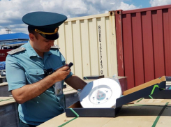 Краснодарцы остались без тормозов: незаконный ввоз товара из Китая пресекли новороссийские таможенники