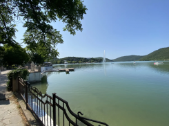 План праздничных мероприятий ко Дню Государственного флага в Новороссийске