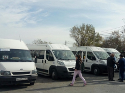 Накипело — новороссийцы не могут передвигаться по городу из-за маршруток