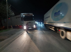 Большегруз насмерть сбил человека под Новороссийском 