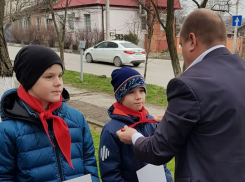 В пионерском полку Новороссийска прибыло