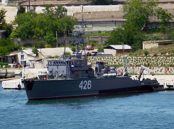 28-й день рождения отметил корабль Новороссийской военно-морской базы 
