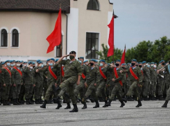 Из-за генеральной репетиции парада Победы в Новороссийске не выспались жители всего микрорайона