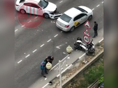 Серьезная авария в центре Новороссийска: пострадал мотоциклист