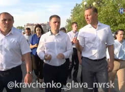 Глава Новороссийска возмутился работой подрядчиков и веломобилями на набережной 