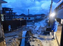 «Экстренные службы не подъедут!», - новороссийцы возмущены заблокированной улицей 