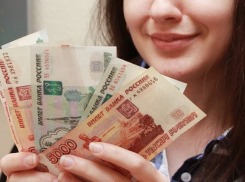 Более 180 тысяч рублей украла коллега у жительницы Новороссийска 