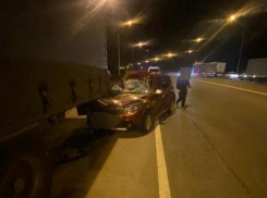 Жестко въехал в большегруз: смертельное ДТП произошло в Абинском районе