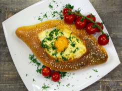 Готовим на мангале: «Хачапури по-аджарски»