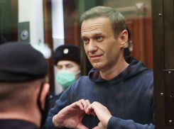 СМИ сообщают о смерти Алексея Навального* в колонии: что известно к этому часу   