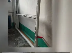 Те ли окна поставили в подъезде, поинтересовались новороссийцы