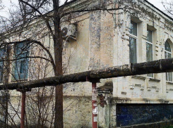 Снесут ли старое здание в Раевской: прошёл сход граждан
