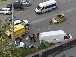 Мотоцикл влетел в иномарку: подробности жесткой аварии в Новороссийске 