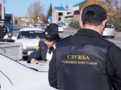 Не уйти, не уехать: должников Новороссийска ловят прямо на дорогах