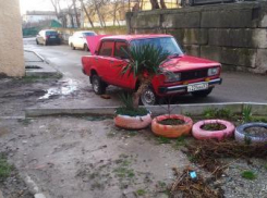 Новороссийцу порезали ножом колёса на автомобиле