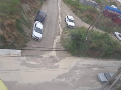 «Устали плавать в грязи»: жители Мысхако борются за право жить нормально