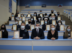 В стенах Ушаковки состоялось ежегодное торжественное награждение лауреатов профсоюзной стипендии