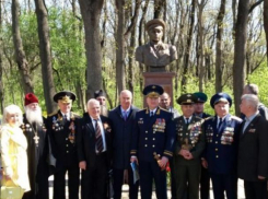 Памятник легенде ВДВ открыли в Новороссийске 