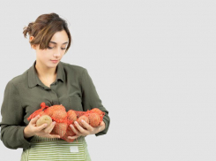 «Вам большой пакет?»: продукты в Краснодарском крае скоро станут уносить в ладошках