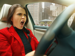 Новороссийск встал в тяжёлую пятничную пробку: где придётся «ползти», как улиткам 