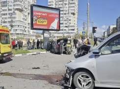 На дорогах Новороссийска ДТП и реверс, образовавший затор