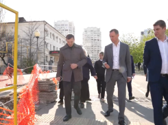 Мэр Андрей Кравченко сообщил, когда починят дороги в Центральном районе Новороссийска   