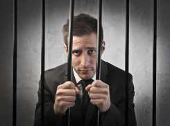 Мастер на все руки: мошеннику-миллионеру из Новороссийска грозит до 10 лет тюрьмы 