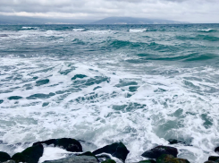 Усиление ветра, гроза и ливень: Новороссийск может попасть под шторм  