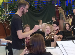 Новороссийцы пришли в ТЦ, а оказались – на торжестве классической музыки