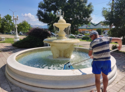 Из-за акта вандализма в Новороссийске остановили фонтан