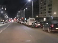 Внимание, водители: на ул. Мурата Ахеджака эвакуируют машины