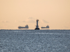 Над Новороссийском встала фата-моргана, или откуда в море взялось ещё два корабля