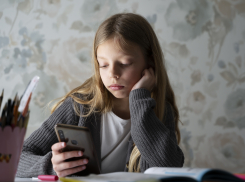 Новороссийцев предупреждают: мошенники нацелились на школьников и их родителей 