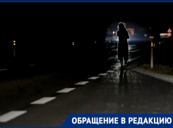 Не захотел стоять в пробке: таксист высадил на оживленной трассе девушку-инвалида и уехал 