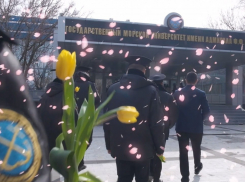  С любовью: курсанты Ушаковки поздравляют с Международным женским днем 