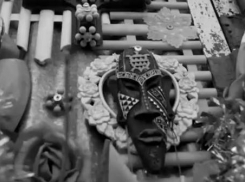 Кладбище детских игрушек: жуткий дом в Новороссийске пугает прохожих 