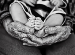 Коронавирус продолжает донимать Новороссийцев и жителей края, причём всех возрастов