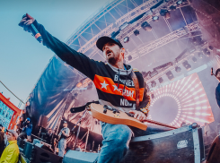 Танцевальные флешмобы, мастер-классы и концерт Noize MC: программа трехдневного праздника «День рождения игристого» в Абрау-Дюрсо