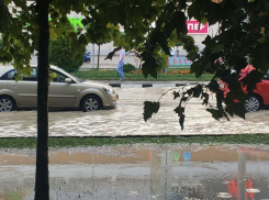 Реки и фонтаны погрузили Новороссийск под воду