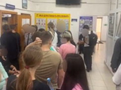 «Тут и психом стать недолго!»: новороссийцы возмущены очередью в психдиспансере