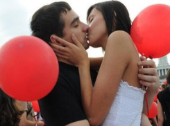 Календарь: 6 июля – Всемирный день поцелуя