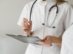 Медикам изменили правила начисления зарплат с 15 апреля