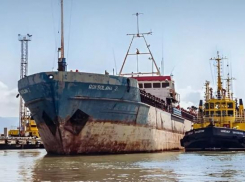 В воде нашли загрязнения: затонувший теплоход разрушается рядом с Новороссийском