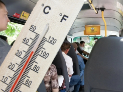 В жару и под шансон: новороссийские маршрутки продолжают оставаться «камерами пыток» для пассажиров  